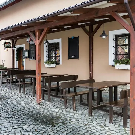 U Námořníka-restaurant A * Hukvaldy